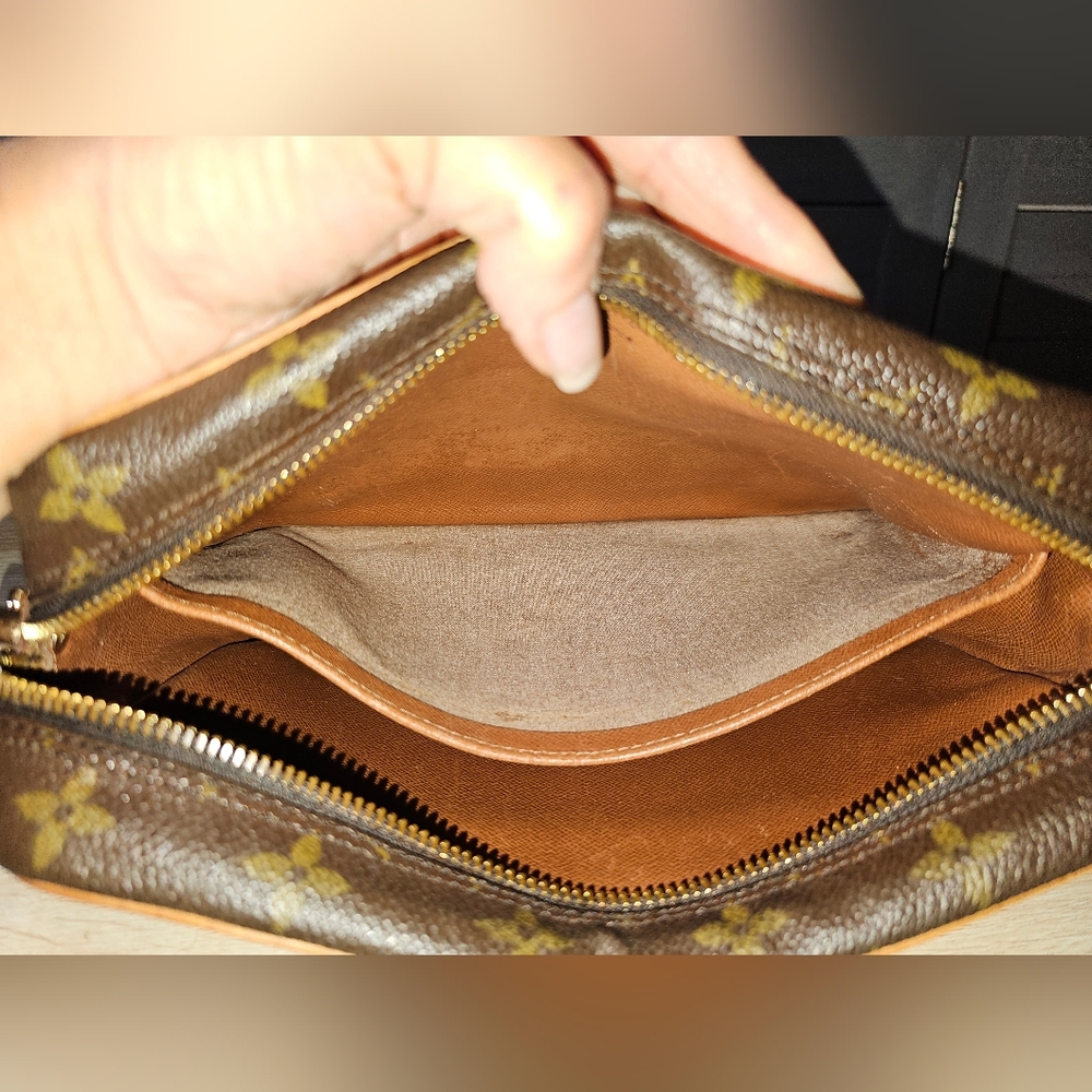 Authentic LOUIS VUITTON Monogram Compiegne 23 Crossbody Bag - Picture 11 of 13